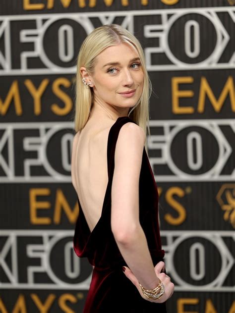 How Elizabeth Debicki Achieved Her Emmys Beauty Look